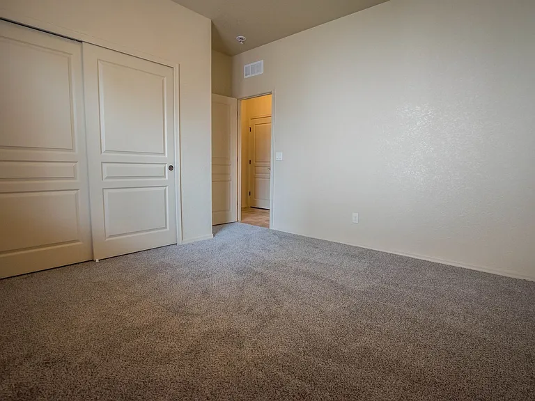 278 Bainbridge Dr — Photo 31