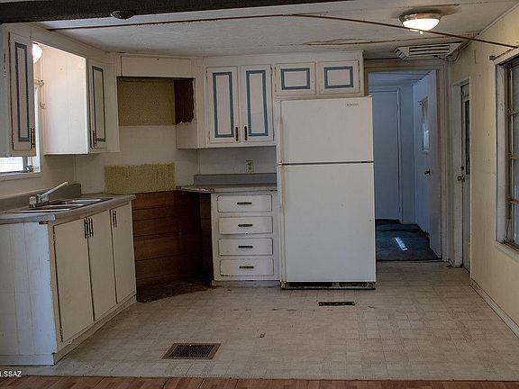 2nd image of 1539 W Wabash St