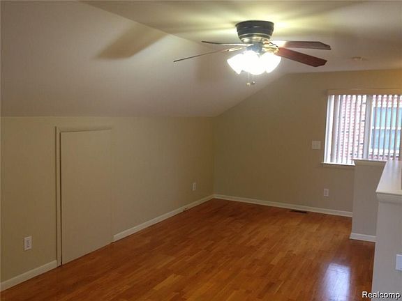 4th image of 23073 Nona St