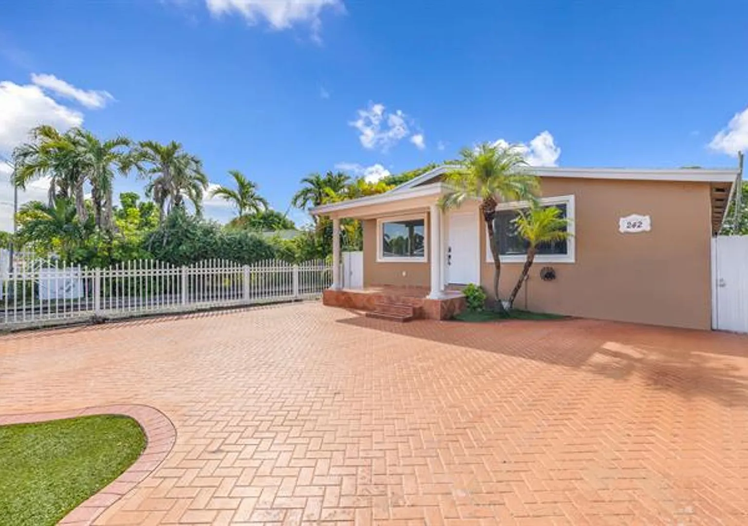 242 W 19th St # 242, Hialeah, FL 33010 — Photo 2