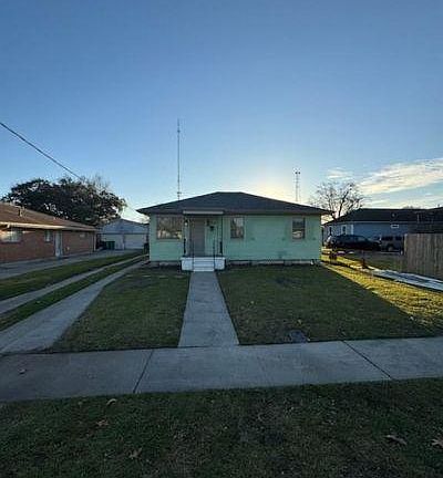 3rd image of 616 Carricox St