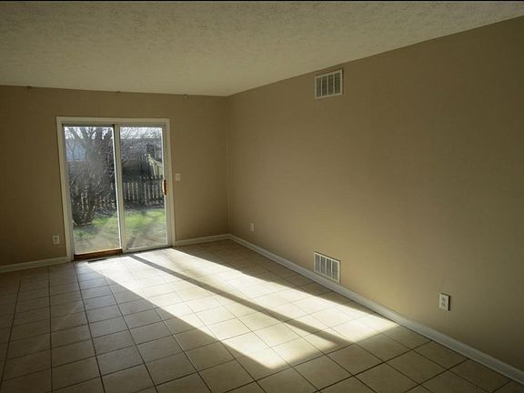 4th image of 8650 Wilmette Ct