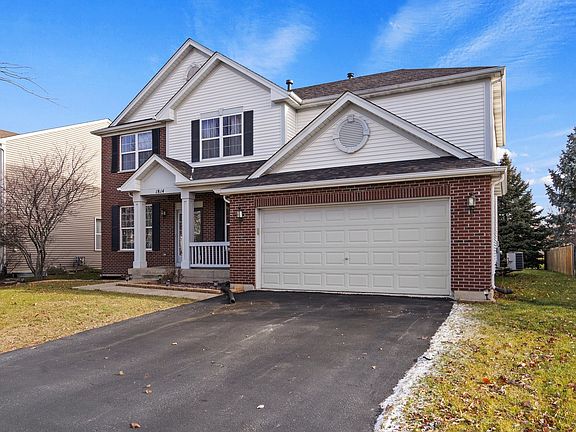 3rd image of 1814 Stirling Ln