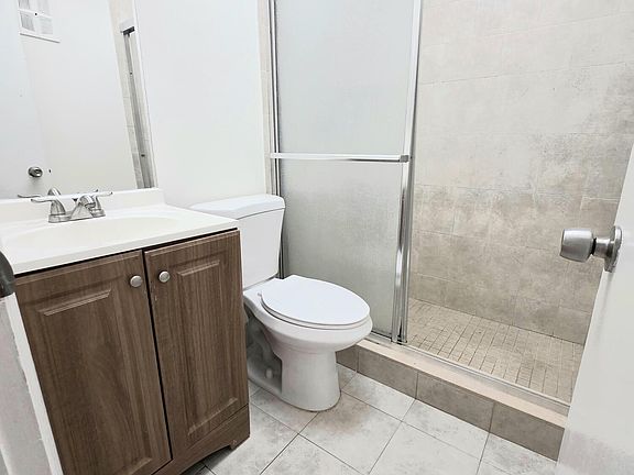 3rd image of 683 NW 13th St APT 27
