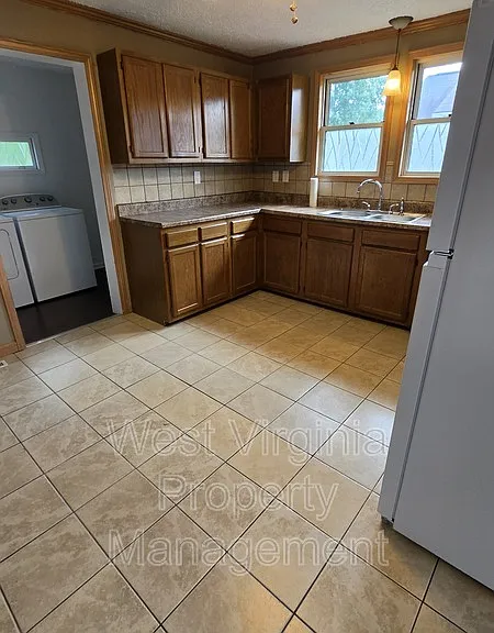 128 Dunn St — Photo 8