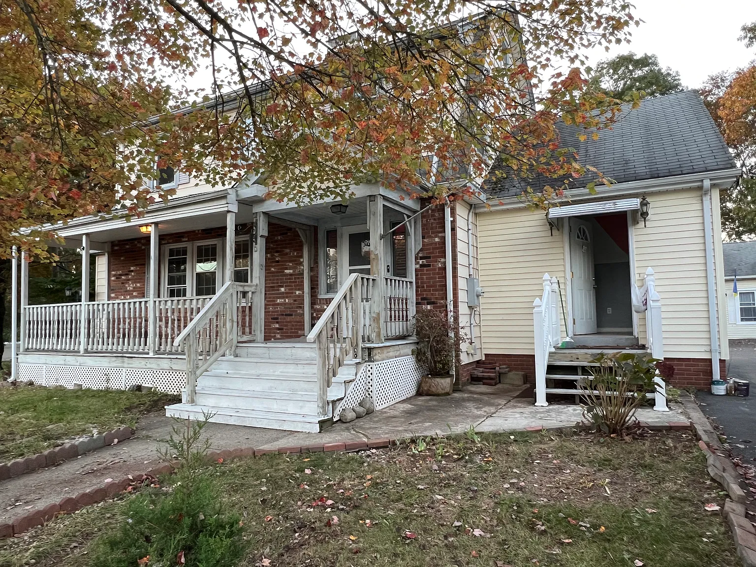 4 bed, 2400 sqft, $2,900 — Photo 2