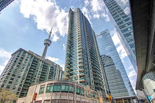 30 Grand Trunk Cres #607 Photo 1