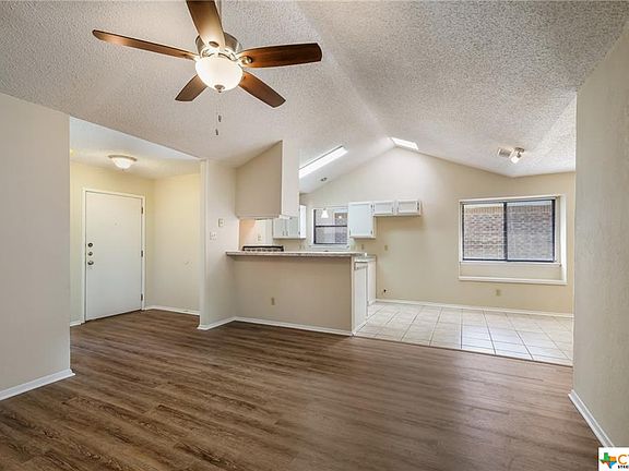 4th image of 966 Sundance St