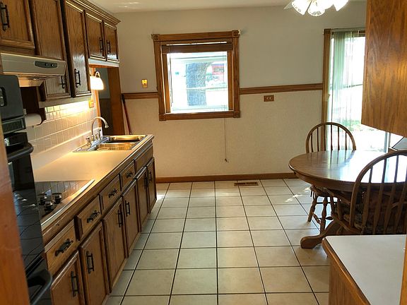 5th image of 17000 Robinhood Dr