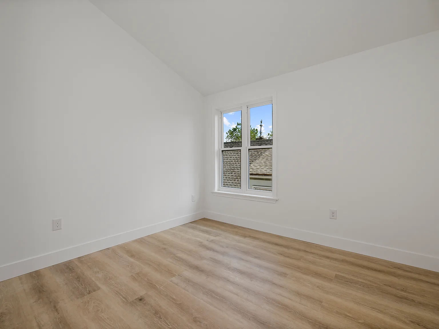 3 bed, $3,700 — Photo 4