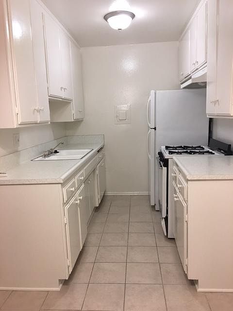 full kitchen