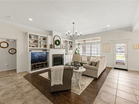 5th image of 4305 Berwick Pl