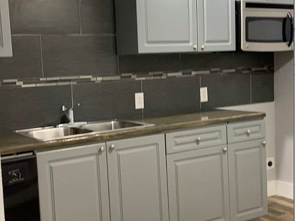 2nd image of 429 Wharton St #2