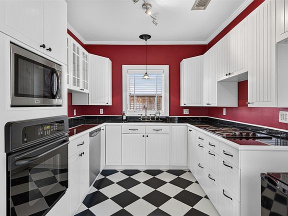 4th image of 1005 E 27th St