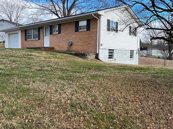 2nd image of 3328 Deanna Ct
