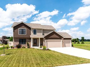 508 Lakeside Pl, Garrett, IN 46738