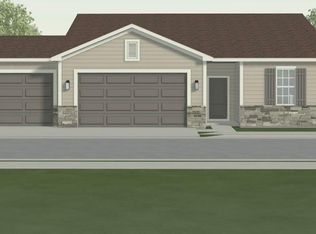 9624 N Robinhood Ave, Kansas City, MO 64154
