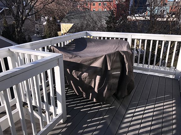 3rd image of 13 Essex St