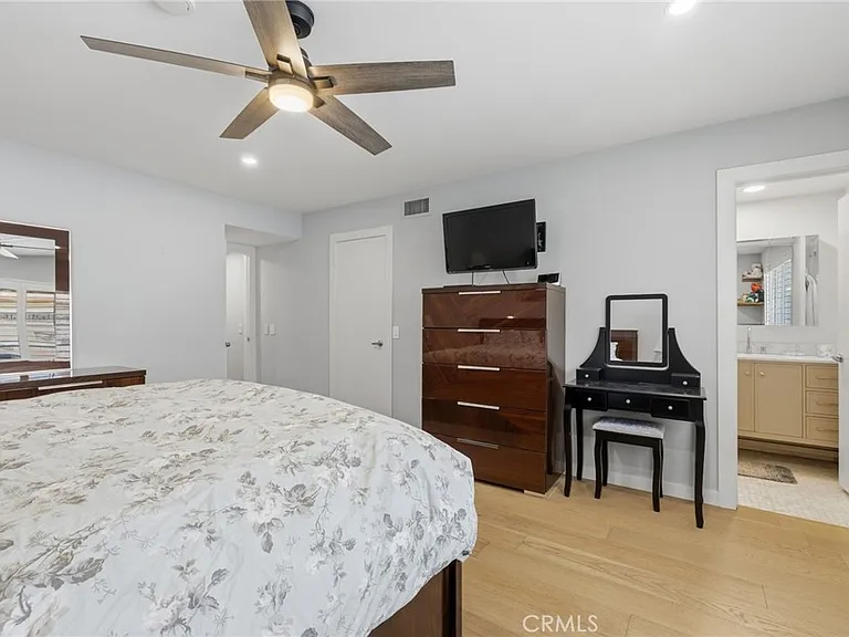 6206 Hesperia Ave — Photo 7