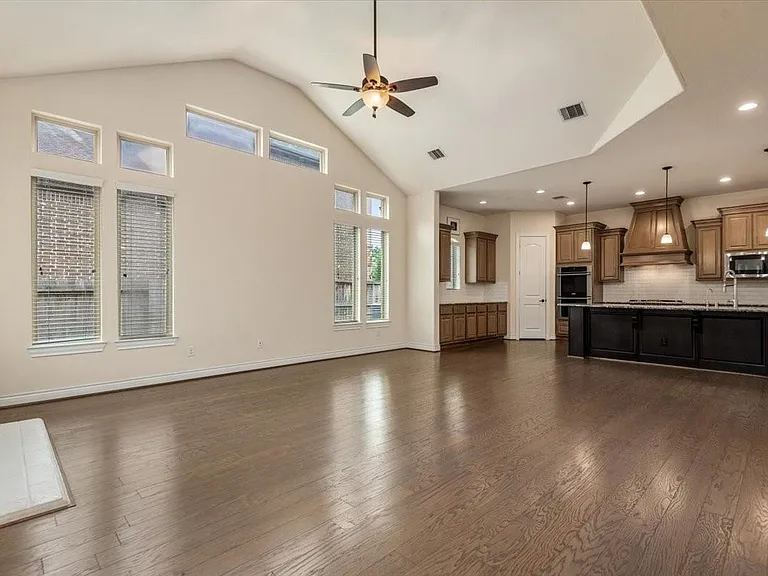 23034 Creek Park Dr — Photo 16