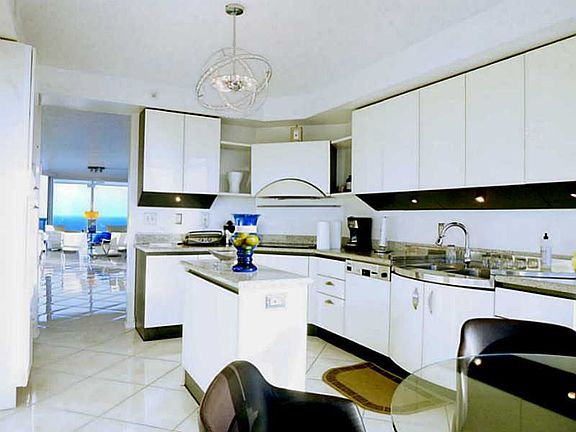 4th image of 17555 Collins Av Ts #1