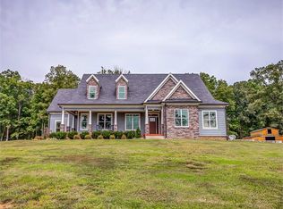 116 Iverness Dr, Burns, TN 37029