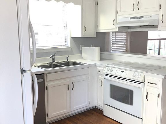 4th image of 4221 Rosewood Ct