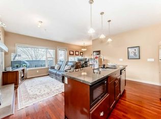 1828 W 14th St SW #201, Calgary, AB T2T 3S9