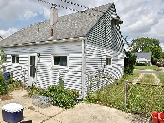 4th image of 4027 Rickenbacker Ave