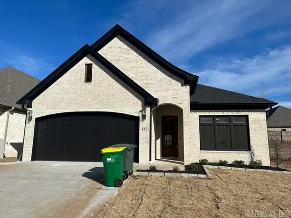 132 Woodlands Park Dr, Little Rock, AR 72211