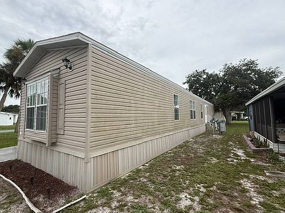 3rd image of 4823 Malibu Dr