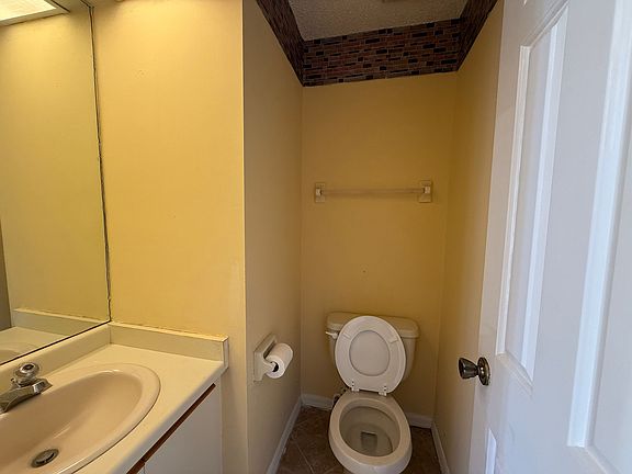 4th image of 3398 Cedar Springs Pl #145