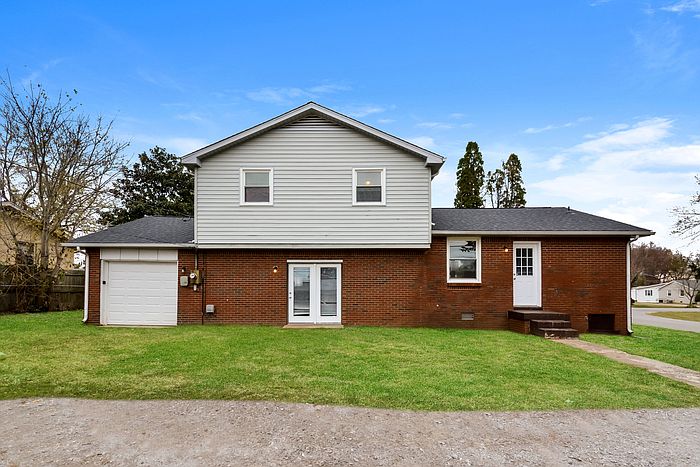 1st image of 301 Copeland Rd