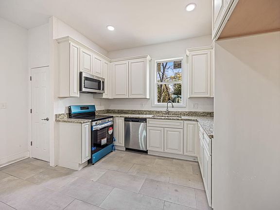 5th image of 1136 Beman Street