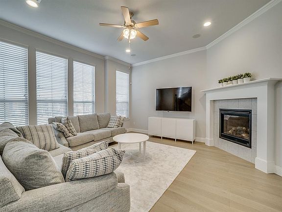 5th image of 2443 Cathedral Dr