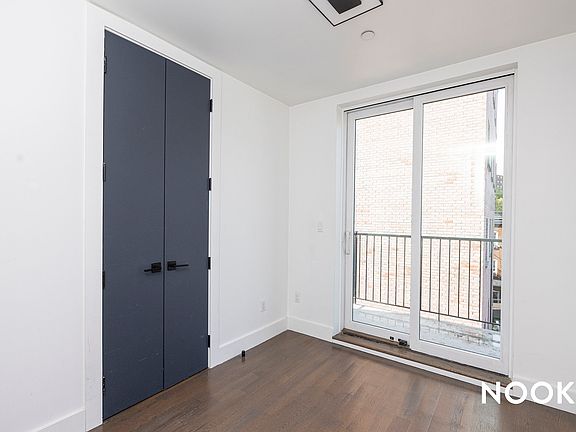 3rd image of 115 Clifton Pl #4L