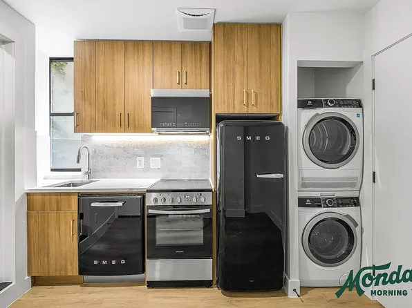 236 West 15th Street image 2 of 9