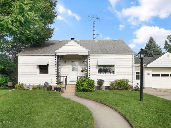 102 N Masters Ct, Maumee, OH 43537