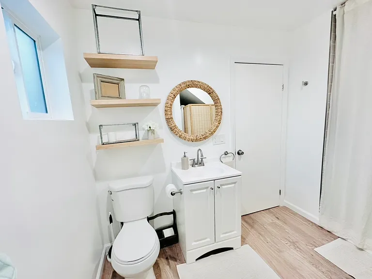 1372 Winston Ct #B — Photo 10