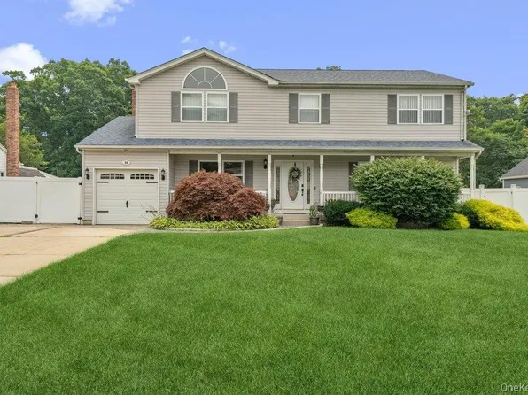 89 Floyd Street, Deer Park, NY 11729