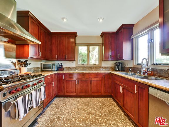 4th image of 2817 Burkshire Ave