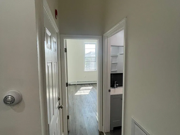 704 S 5th St #2 — Photo 8