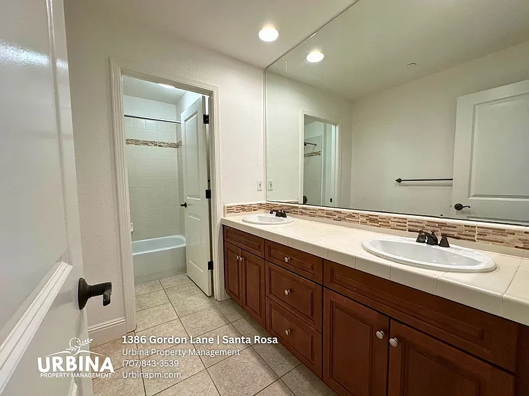 1386 Gordon Ln — Photo 18