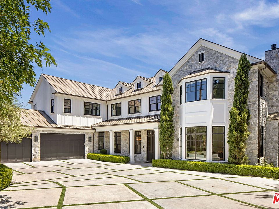 1st image of 22 Oakmont Dr