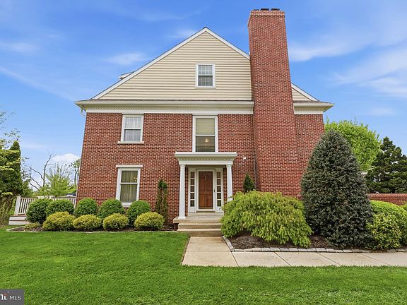 3rd image of 210 Westminster Pl