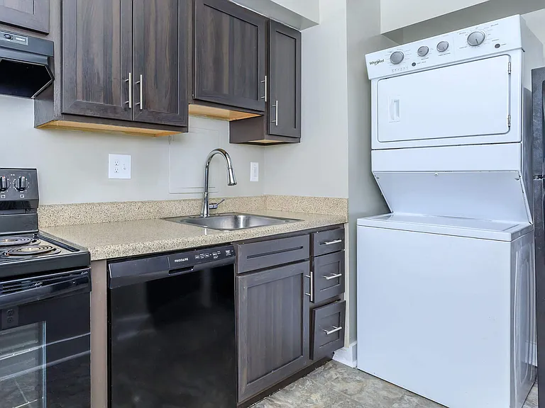 6004 Parkland Ct — Photo 1