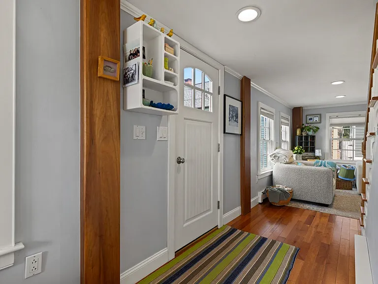 18 Walden St — Photo 6