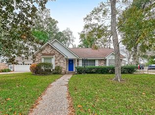 328 Saint Cloud Dr, Friendswood, TX 77546