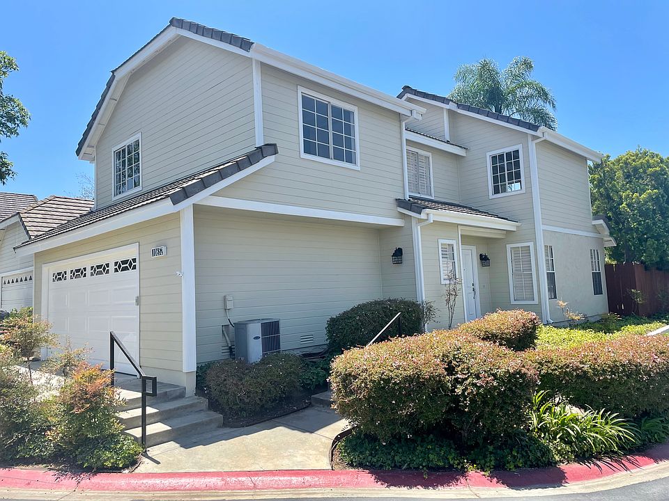 Exterior Front, front yard maintained by HOA