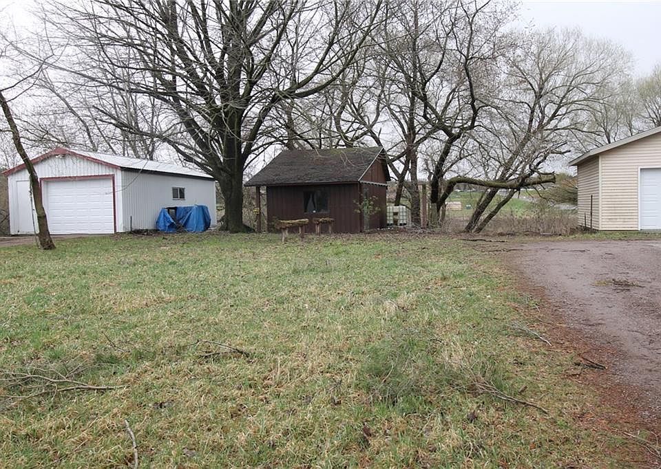 2nd image of 1025 3rd Ave